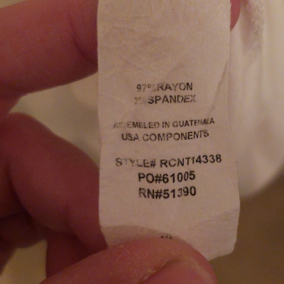 ❤COVER STITCHED top w/ silver studs/rhinestones - Picture 4 of 5